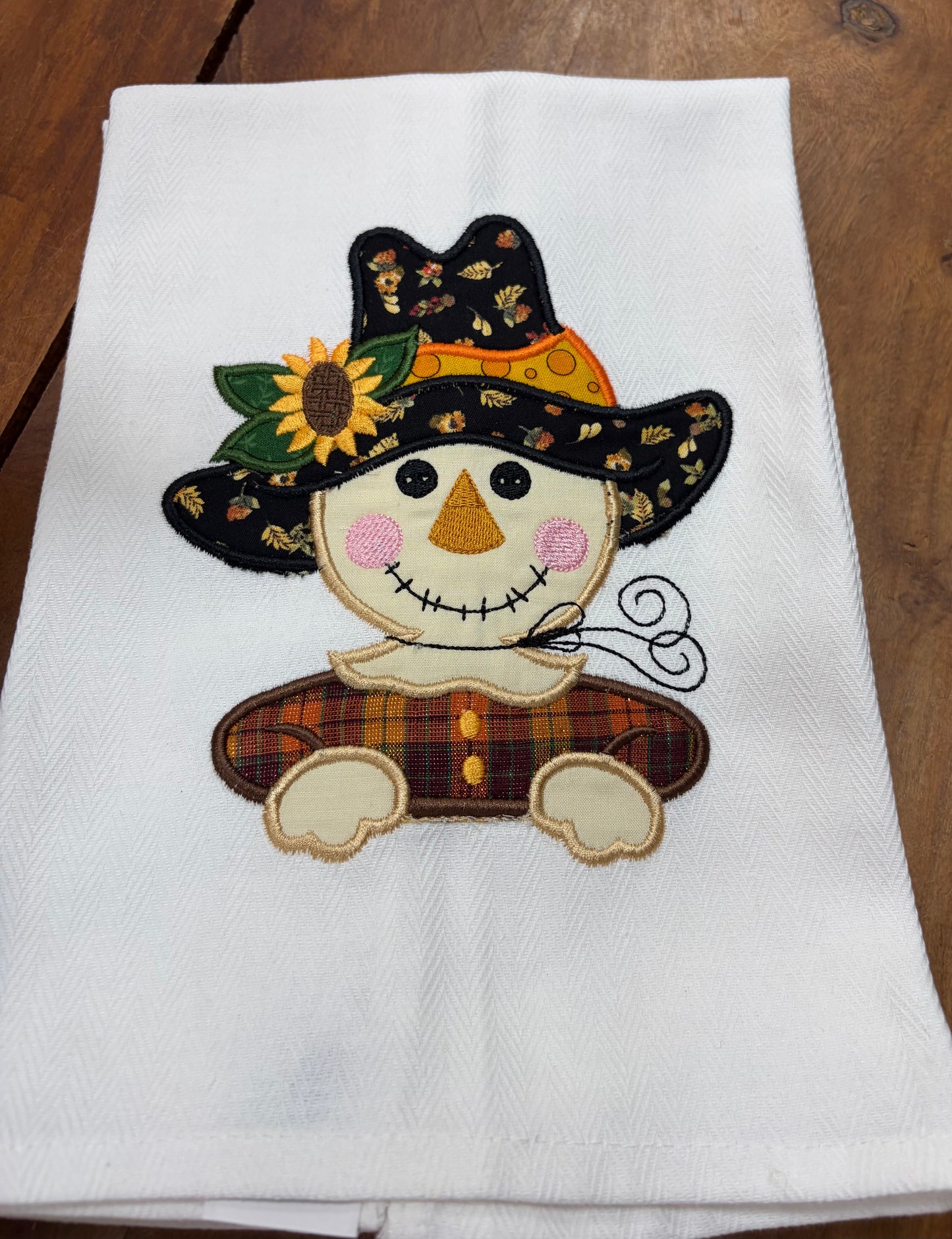 Fall APQ Scarecrows on White Towels